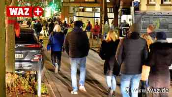 Witten: Bündnis demonstriert gegen „Corona-Spaziergänger“ - WAZ News