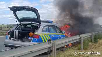 A36 bei Quedlinburg: Feuer in Streifenwagen der Polizei - MDR