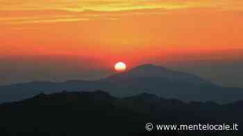 Facciamo l'alba 2022: escursione notturna sul Monte Antola - mentelocale.it