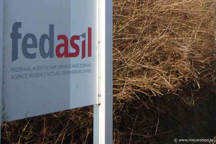 Burgemeester van Molenbeek en staatssecretaris Mahdi in de clinch over asielcentrum