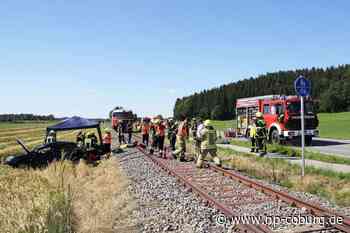 Unfall - Auto kollidiert mit Zug: Fahrerin schwer verletzt - Neue Presse Coburg