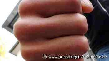 Für den Ex-Partner der Mutter gibt es Prügel im Treppenhaus