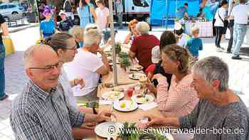 Frühstück in Altensteig: Marktbeschicker füllen die Teller der Besucher