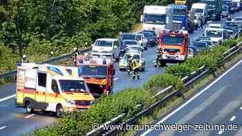 Auto touchiert auf A39 bei Flechtorf die Leitplanke