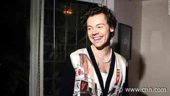 Men want pearls and they're not afraid to wear them