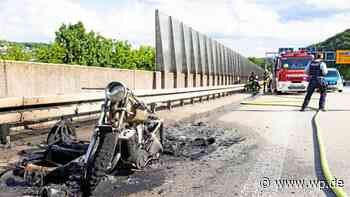 Altes Motorrad brennt auf HTS in Siegen komplett ab - WP News