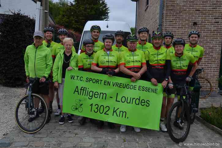 Fietsclub herneemt traditie en fietst naar Lourdes
