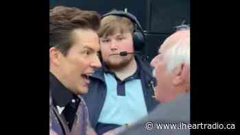 Watch: Brandon Flowers Pauses Killers Show To Check On 67y/o Crowd Surfer - iHeartRadio.ca