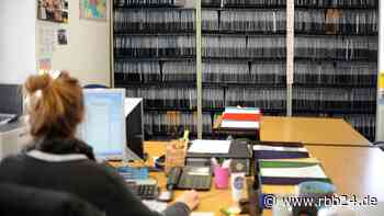 Berliner Verwaltung beginnt Umstellung auf die digitale Akte - rbb24