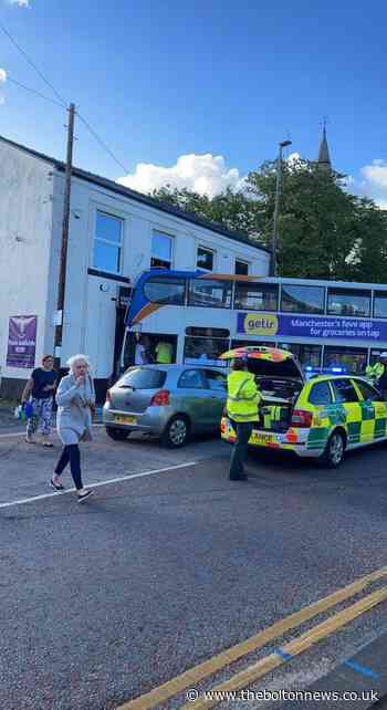 Stagecoach release statement after bus hits Westhoughton building - The Bolton News