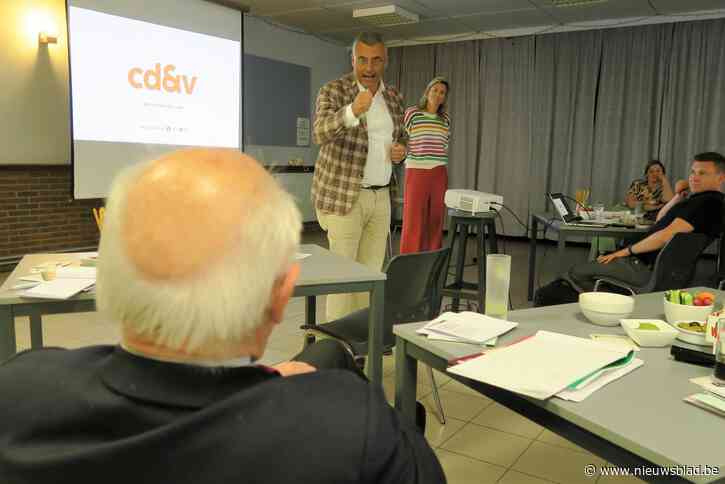 Uittredend CD&V-voorzitter Joachim Coens vurig in dialoog met Antwerpse rand: “Ik mis een strategie, het is te veel blabla”