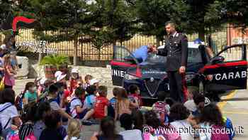 I piccoli alunni della "Don Rizzo" di Ciminna in visita alla stazione dei carabinieri - PalermoToday