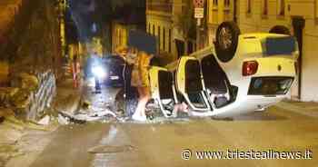 Trieste, Via Commerciale, si cappotta con l'utilitaria nella notte - Trieste News