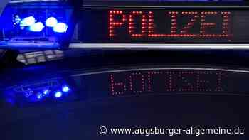 Zwei Männer rauben Senior in seiner Wohnung in Oberhausen aus