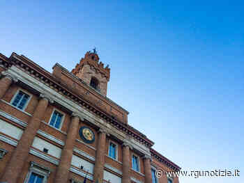Foligno, l'orologio del Comune si illumina di rosso per la Giornata del donatore - Rgunotizie.it