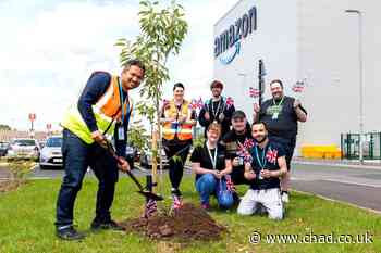 Sutton's Amazon site plant a tree to mark the Queen's Platinum Jubilee - Mansfield and Ashfield Chad