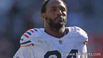 Bears pass rusher Robert Quinn holding out of mandatory minicamp amid trade rumors, per report