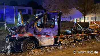 Anwohner hörten Explosionen: Wohnmobil in Gewerbegebiet in Glinde ausgebrannt - shz.de