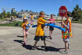 Steffie Woima students run a marathon to promote fitness - Sylvan Lake News