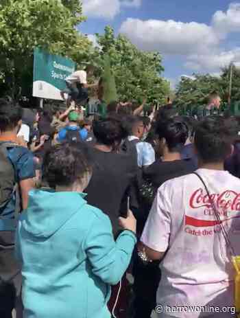 Famous YouTuber greeted by hundreds of fans in Ruislip - Harrow Online