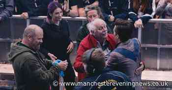 The Killers halt Emirates Old Trafford gig to check on crowd-surfing pensioner - Manchester Evening News