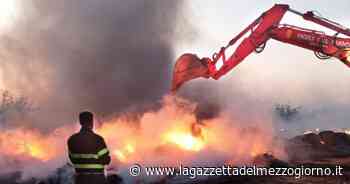 Vasto incendio a Trani, indaga la Polizia - La Gazzetta del Mezzogiorno