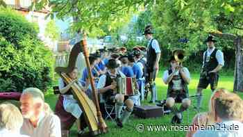 Schneidige Plattler und griabige Musi - Ein etwas anderer Heimatabend der Bad Feilnbacher Trachtler
