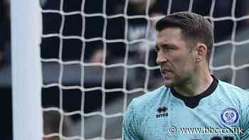 Jay Lynch: Fleetwood Town sign goalkeeper after release by Rochdale