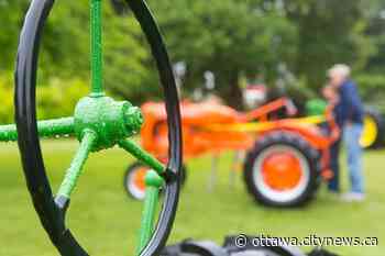 Stanley's Olde Maple Lane Farm hosting weekend Vintage Tractor Jam fundraiser - Ottawa.CityNews.ca