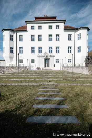 „Sonntag in Schloss Hirschberg“: Gottesdienst und Führung am 19. Juni - Neumarkt TV
