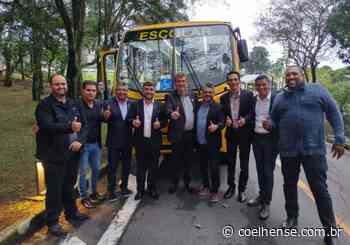 Prefeito recebe novo ônibus escolar para Engenheiro Coelho - Coelhense