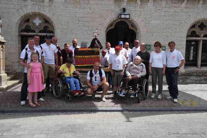 Pijnders schenken chocoladen Ros aan Blijdorp