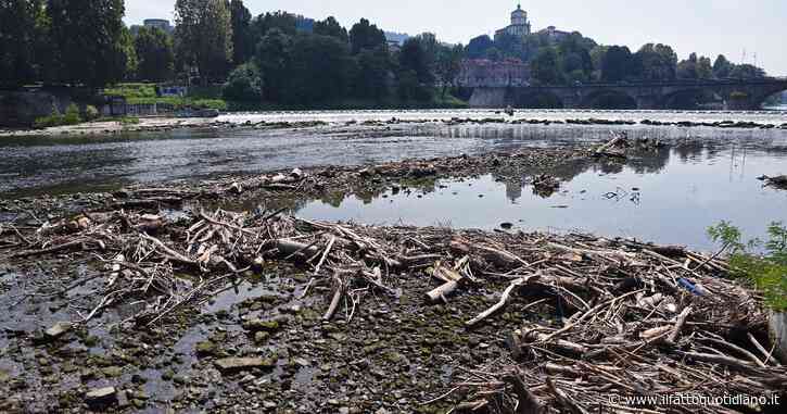 Siccità, l’Autorità del fiume Po: “Autobotti con l’acqua in decine di paesi e razionamenti in corso, alcune sorgenti non esistono più”