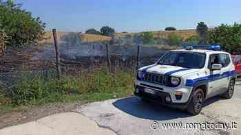 Incendio sulla via Cassia: le fiamme minacciano un'autofficina