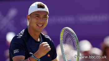 Queen's: Ryan Peniston stuns Casper Ruud at Cinch Championships in London