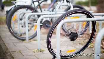 Sommerputz an den Fahrradständern: Stadt schafft Platz für aktive Radlerinnen und Radler