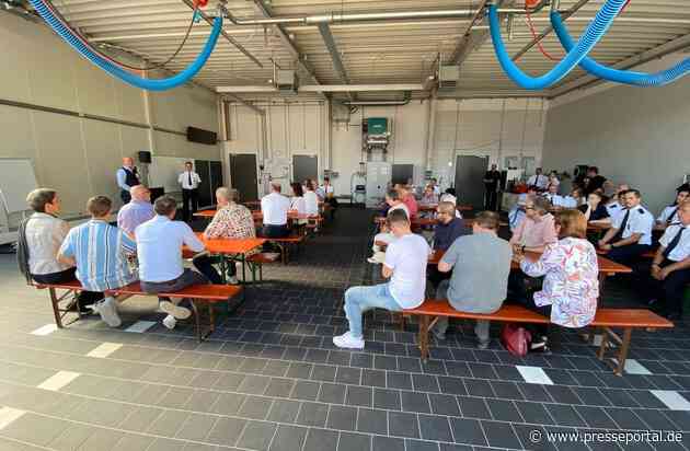 FW-Velbert: Feuerwehr-Gerätehaus in Velbert-Tönisheide wurde offiziell von Bürgermeister Dirk Lukrafka an die Feuerwehr Velbert übergeben