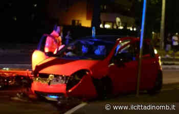Incidente nella notte a Nova Milanese: due feriti, auto distrutta - Il Cittadino di Monza e Brianza