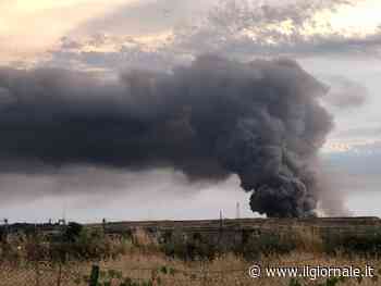 A fuoco l'impianto di Malagrotta: "Pericolo diossina. State in casa"