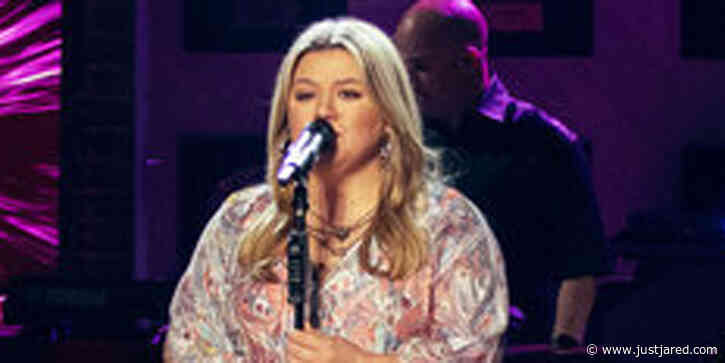 Kelly Clarkson Covers Britney Spears' 'Womanizer' for Kellyoke - Watch Here
