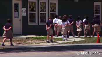 NC school can't require girls to wear skirts, federal court rules