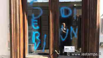 Acqui, scritte contro le sedi elettorali: denunciato un pensionato - La Stampa