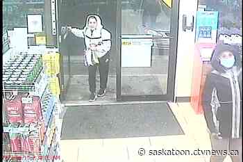Sask. RCMP searching for suspects in armed robbery
