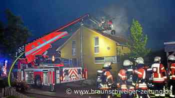 Dachstuhlbrand in Geitelde – Braunschweigs Feuerwehr im Einsatz