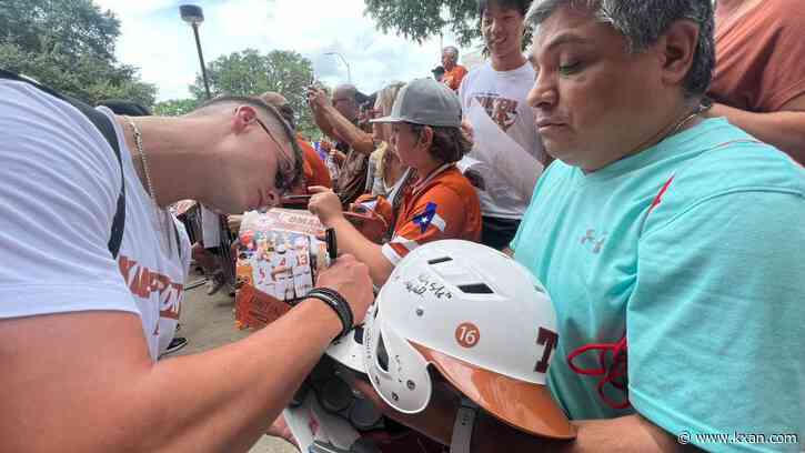 College World Series: Fans send Longhorns baseball team on its way to Omaha