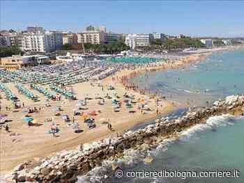 Vigilesse in vacanza a Termoli salvano bagnante colto da malore - Corriere