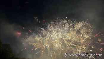 Pfingstfeier: ▶ So schön war das Feuerwerk über Altentreptow - Nordkurier