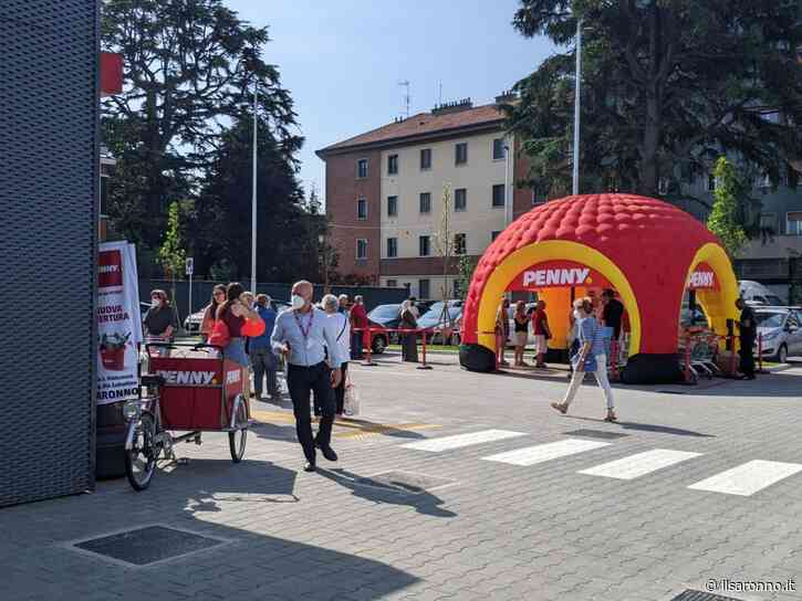 Saronno, oggi apertura del nuovo Penny: clienti in coda dentro e fuori il punto vendita (foto) - ilSaronno