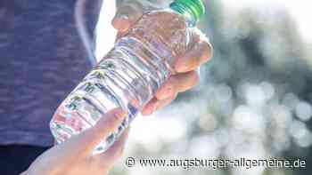 Lkw-Fahrer baut Unfall wegen Trinkflasche