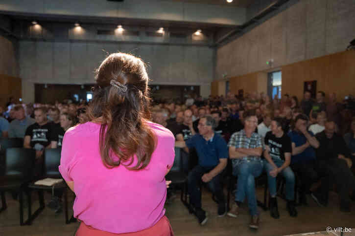 Demir ontsnapt aan wegblokkade van boeren in Merksplas - Vilt
